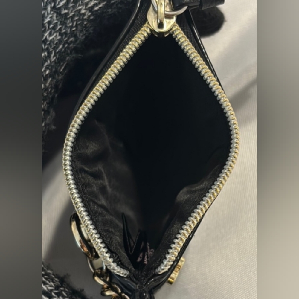 New💕Victoria's Secret Black and Gold Key Card Holder - Picture 4 of 7